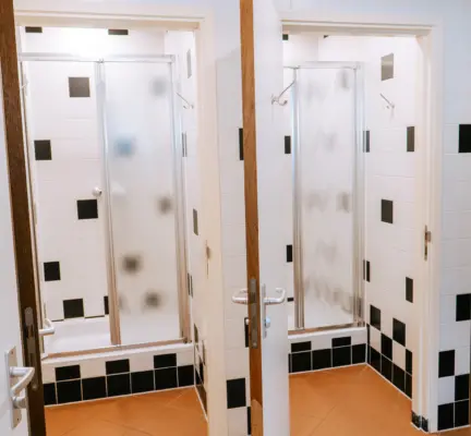 Bakkums Hoeve dubbele douche