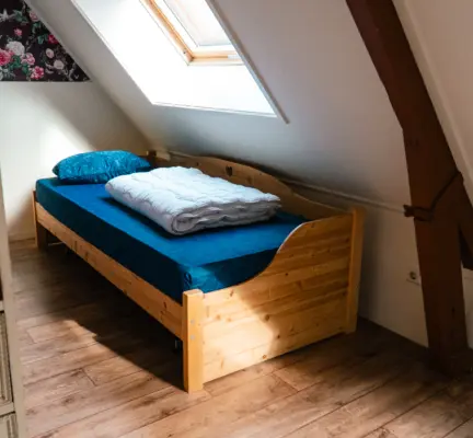 Bakkums Hoeve slaapkamer enkel bed