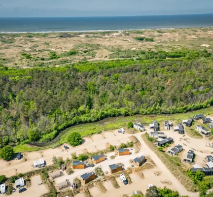 de duinen en het strand vanaf camping bakkum met accommodaties en kampeerplaatsen