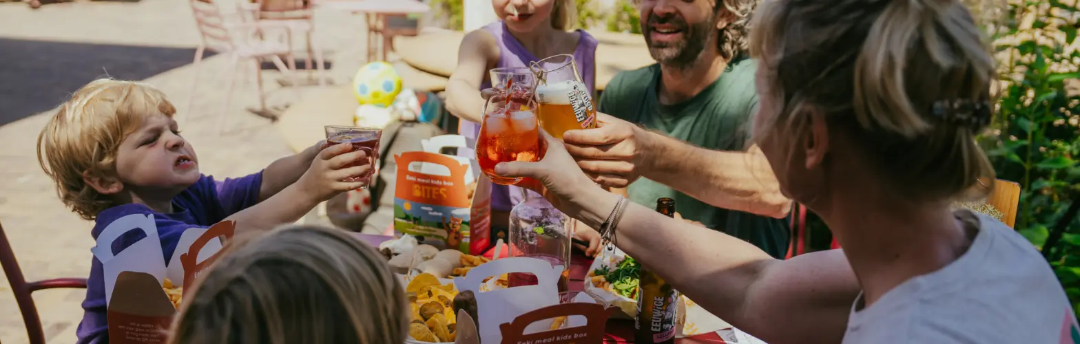 Terras Bakkum Bites ontmoetingsplein