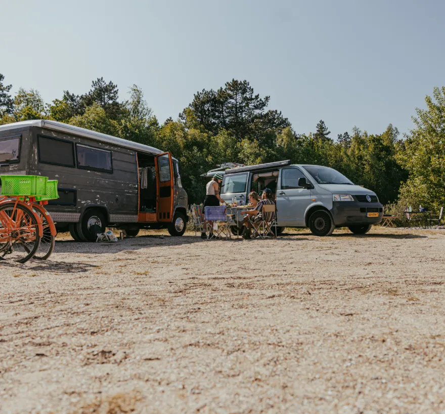 Watersportplaatsen kampeerbusjes